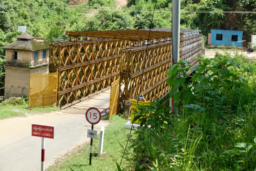 Freundschaftsbrücke von oben