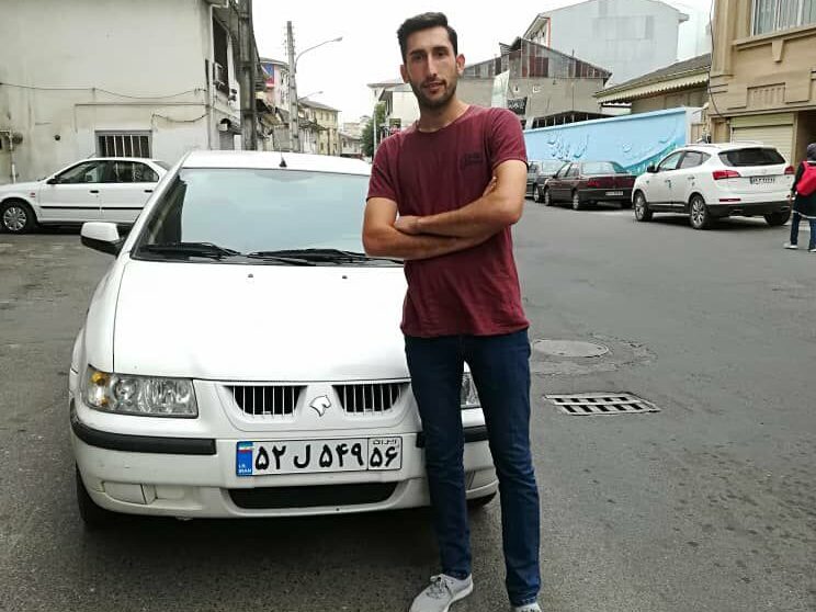 Hamed mit Auto