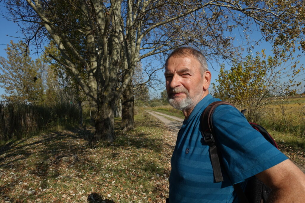 Reinhard zu Fuß in der Natur