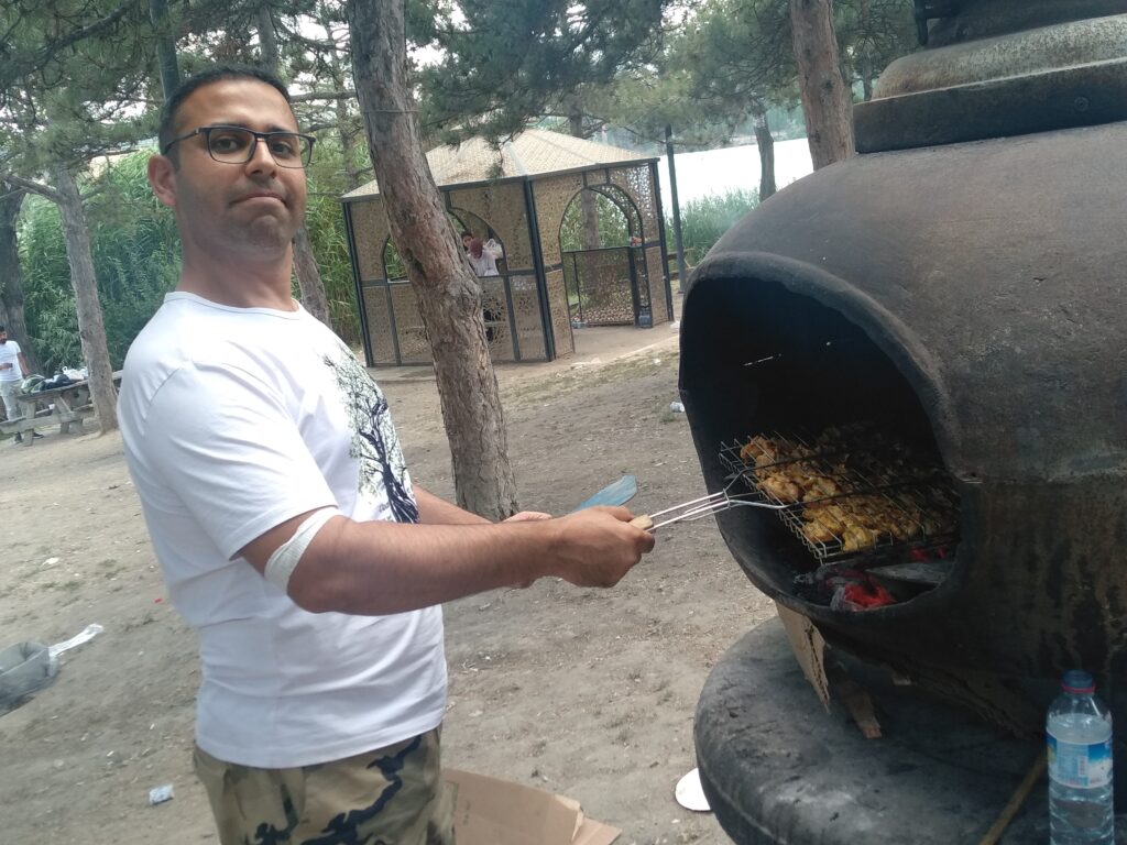 Rasool ist Grillmeister