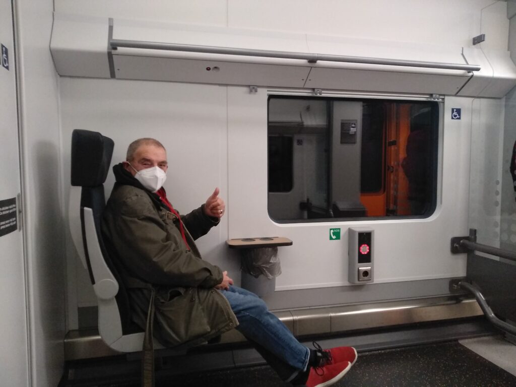 Reinhard frühmorgens im Zug